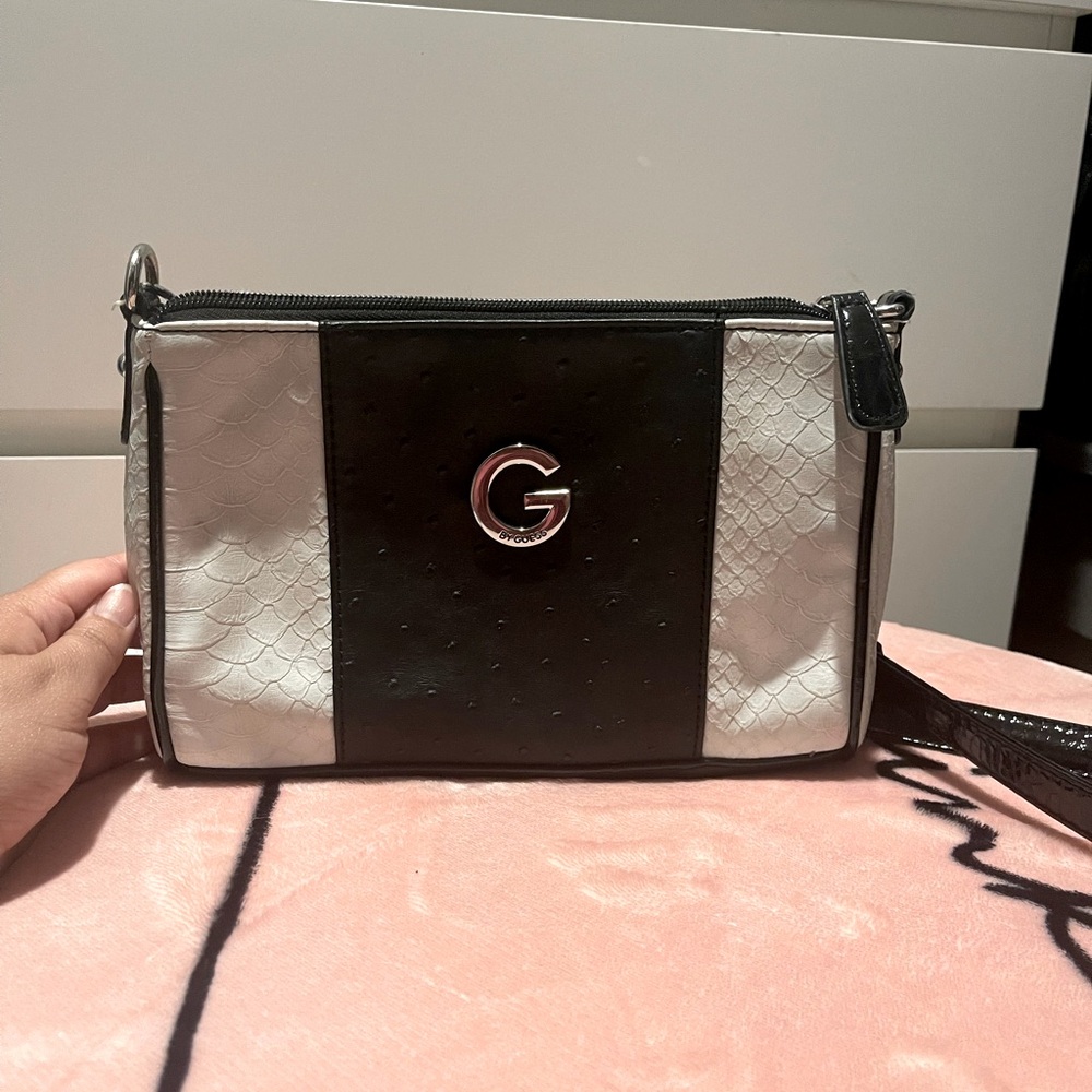 Cross body guess bag